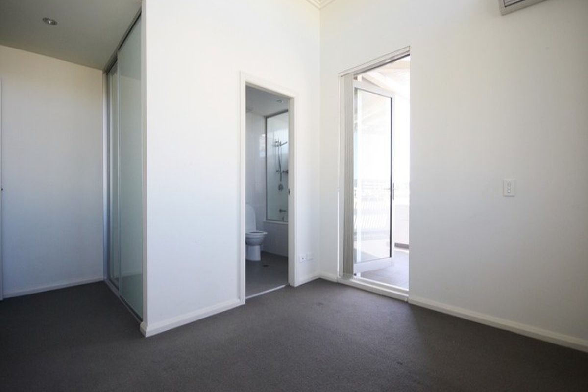 322 / 3  Stromboli Strait , Wentworth Point