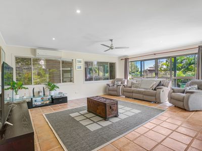 17 Perry Place, Biggera Waters