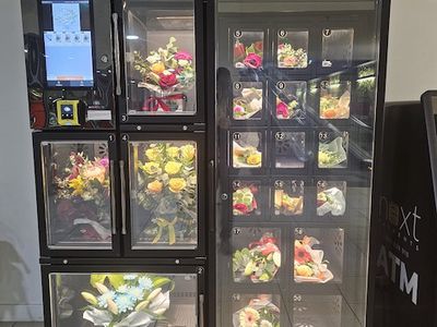 Florist in High Foot Traffic Location with vending machine