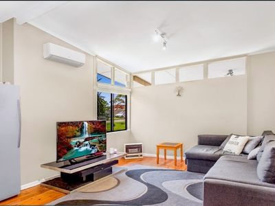 15 Messenger Road, Barrack Heights