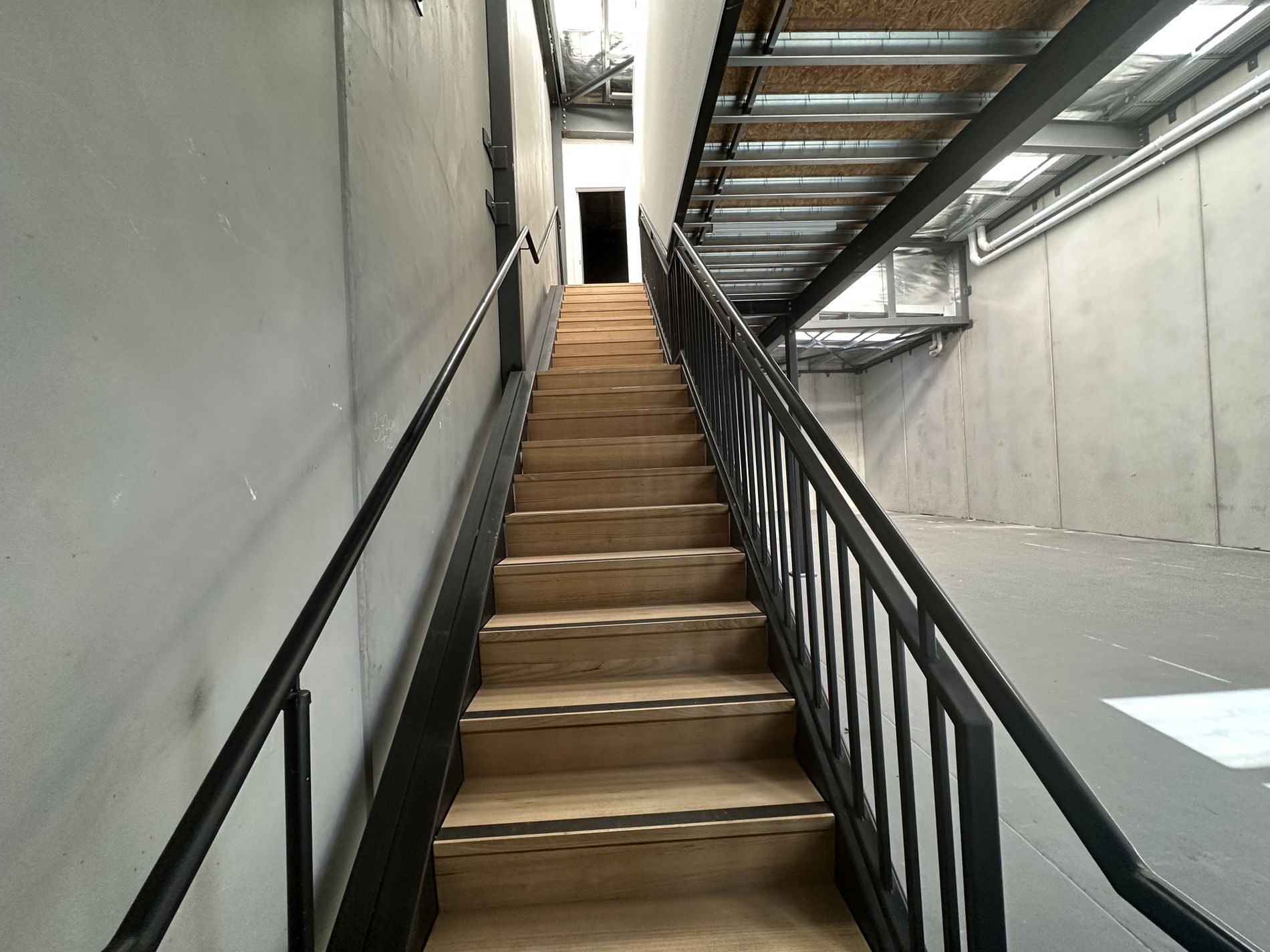 4 / 12 Mc Robert Street, Newport