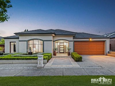 8 Baddeley Circuit, Cranbourne North