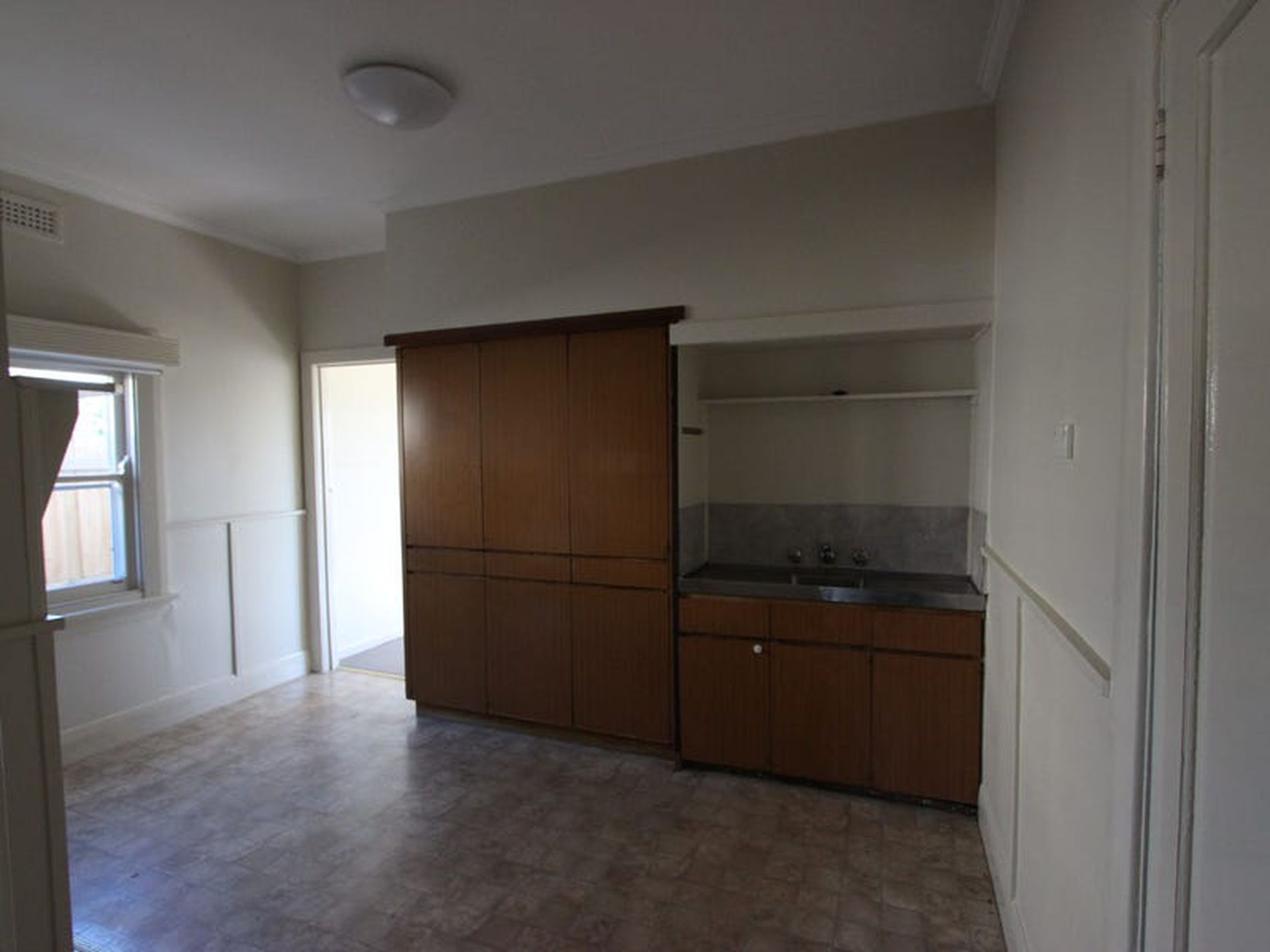 12 Clonard Avenue, Geelong West