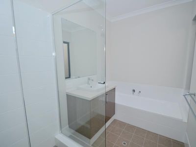 2 / 203 William Street, Beckenham