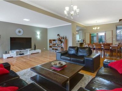 5 The Avenue, Mount Saint Thomas