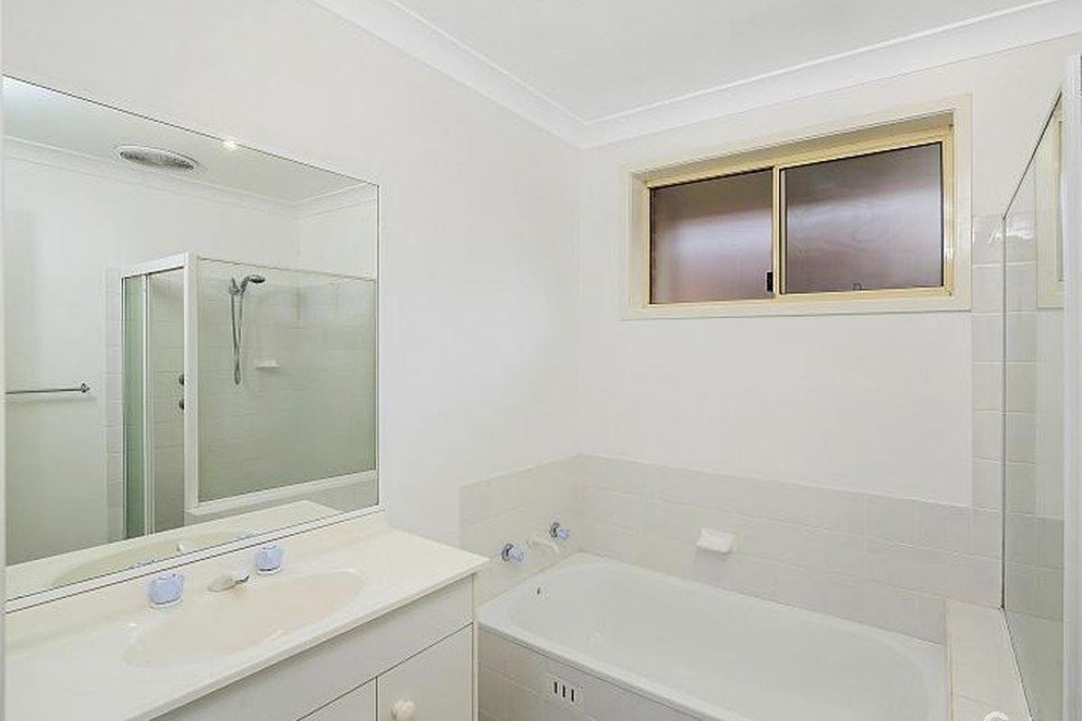 10A Woodview Avenue, Lisarow