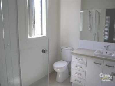 10 Damper Way, Lynbrook