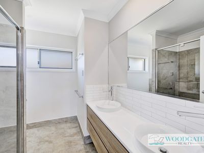 2 Oystercatcher Street, Woodgate