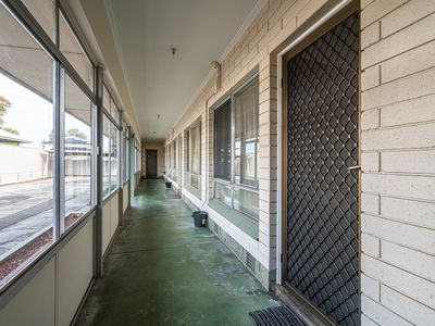 4 / 8 Crossley St, Plympton