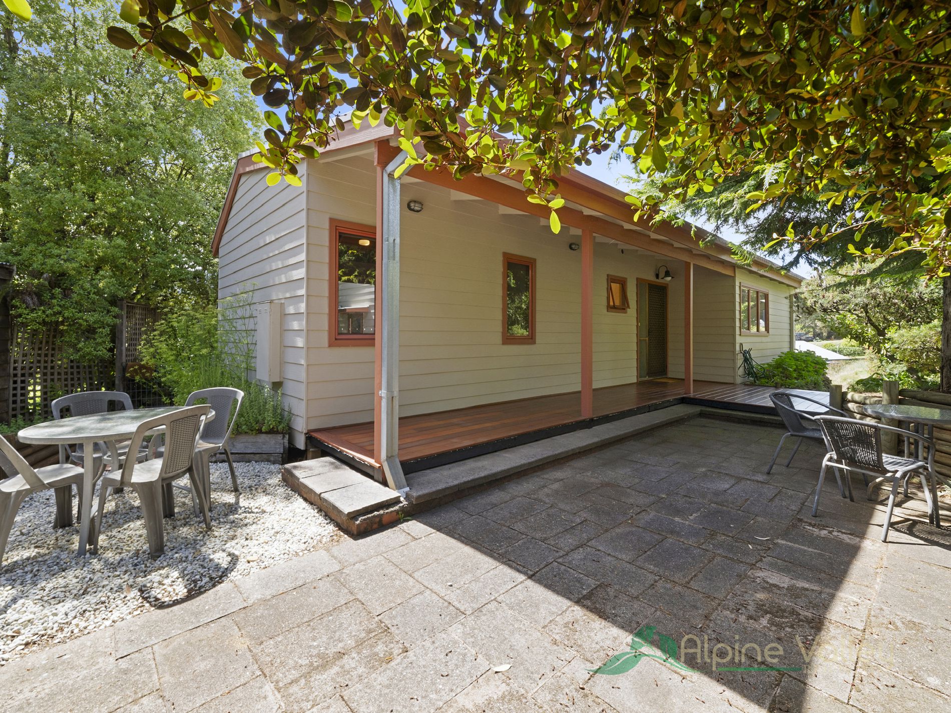 4 Reid Court, Tawonga South