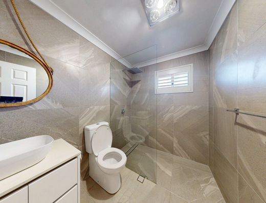 Modern Townhouse in Central Noosaville Location image 10