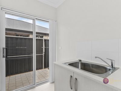 13 Hidcote Road, Lakelands