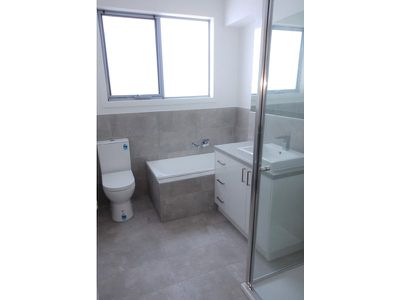 2 / 13 Hughes Street, Bell Park