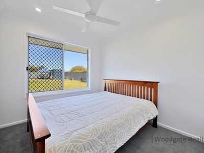 24 KINKUNA DRIVE, Woodgate