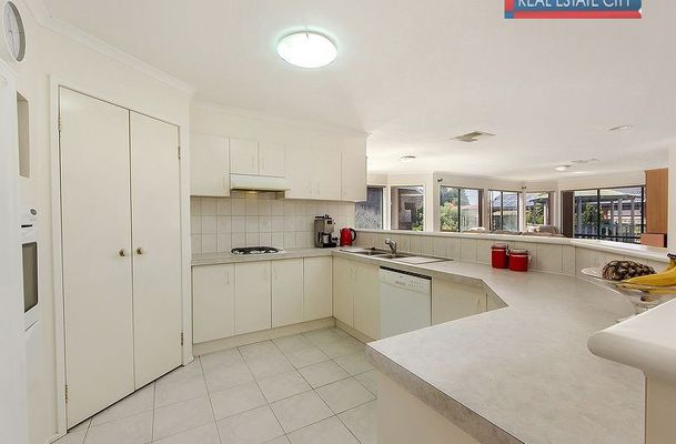 42 Reardon Crescent, Roxburgh Park