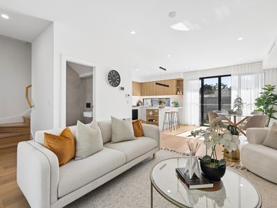 4 Bedroom / 9-9a Old Berowra Road, Hornsby
