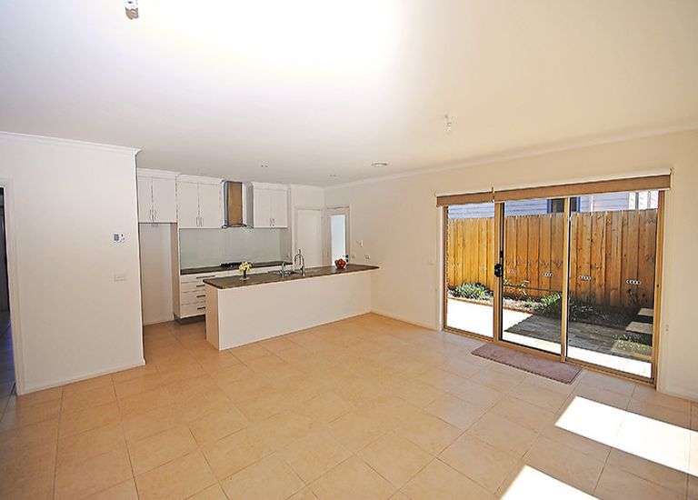 6 Minerva Lane, Portland
