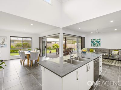 54 Ronaldo Way, Urangan