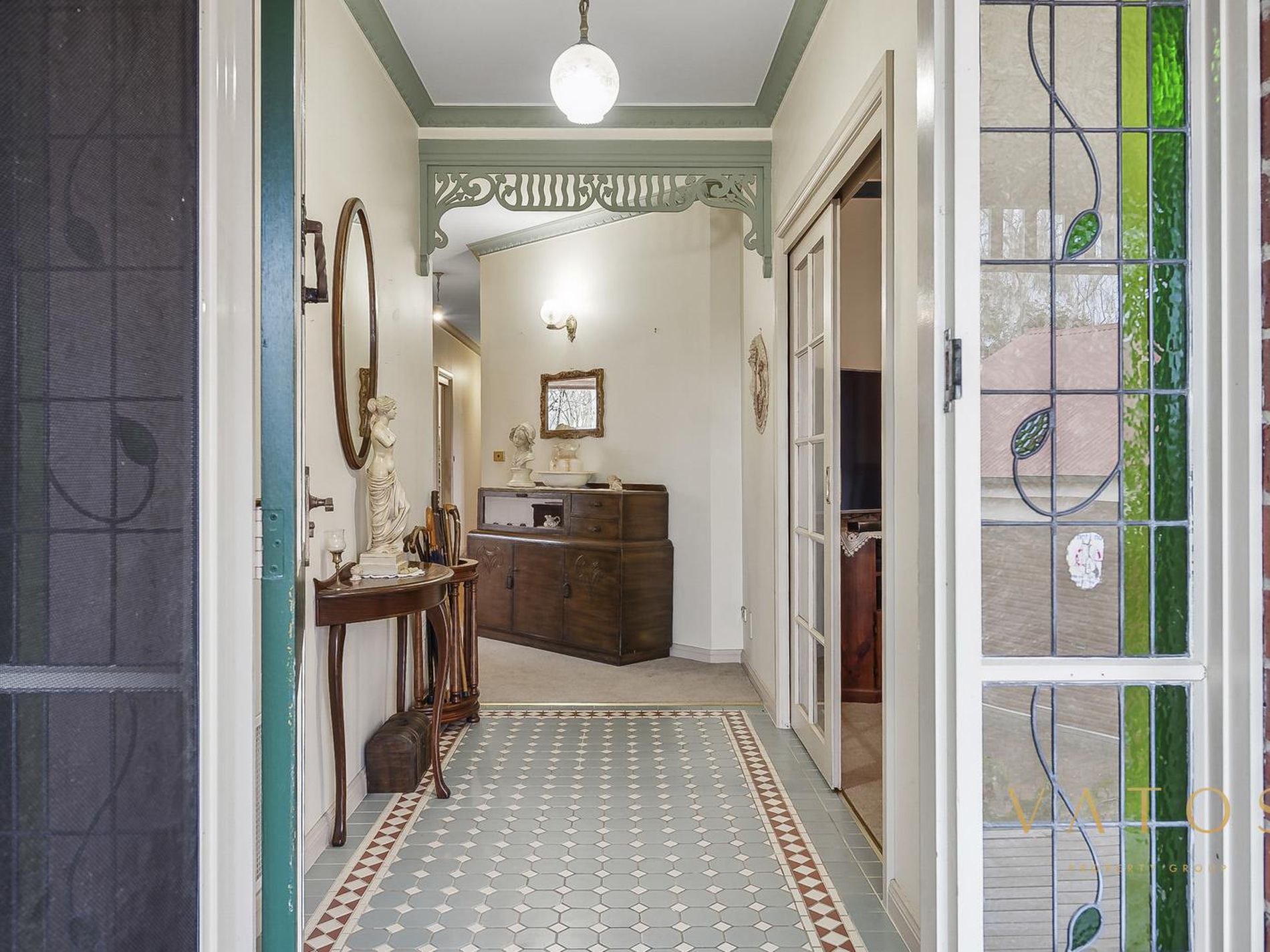 5 Janine Court, Somerville