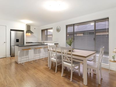 11 AUBURN WAY, Baldivis
