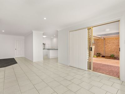 1 / 64 Amanda Crescent, Forster
