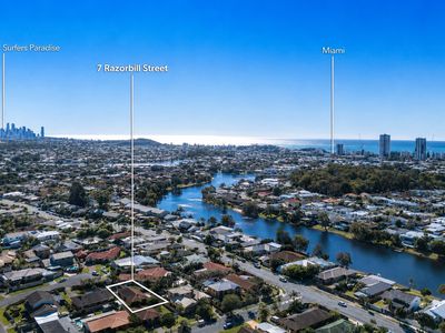 7 Razorbill St, Burleigh Waters