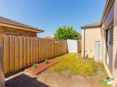 2 / 13 Edgar Street, Werribee