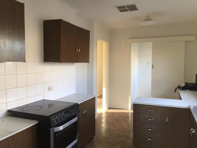 13 Barrot Avenue, Hoppers Crossing