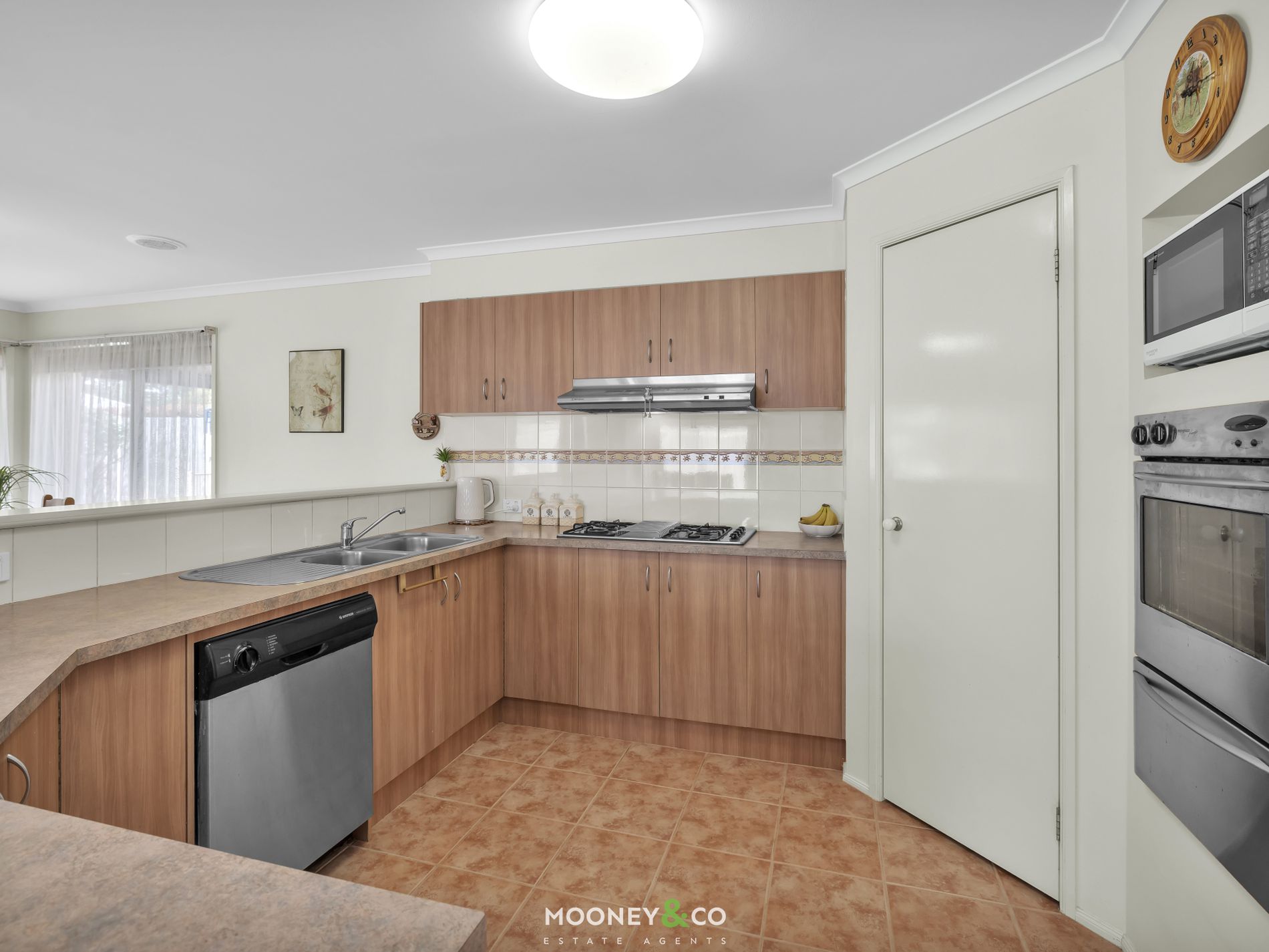 53 Cherryhills Drive, Cranbourne