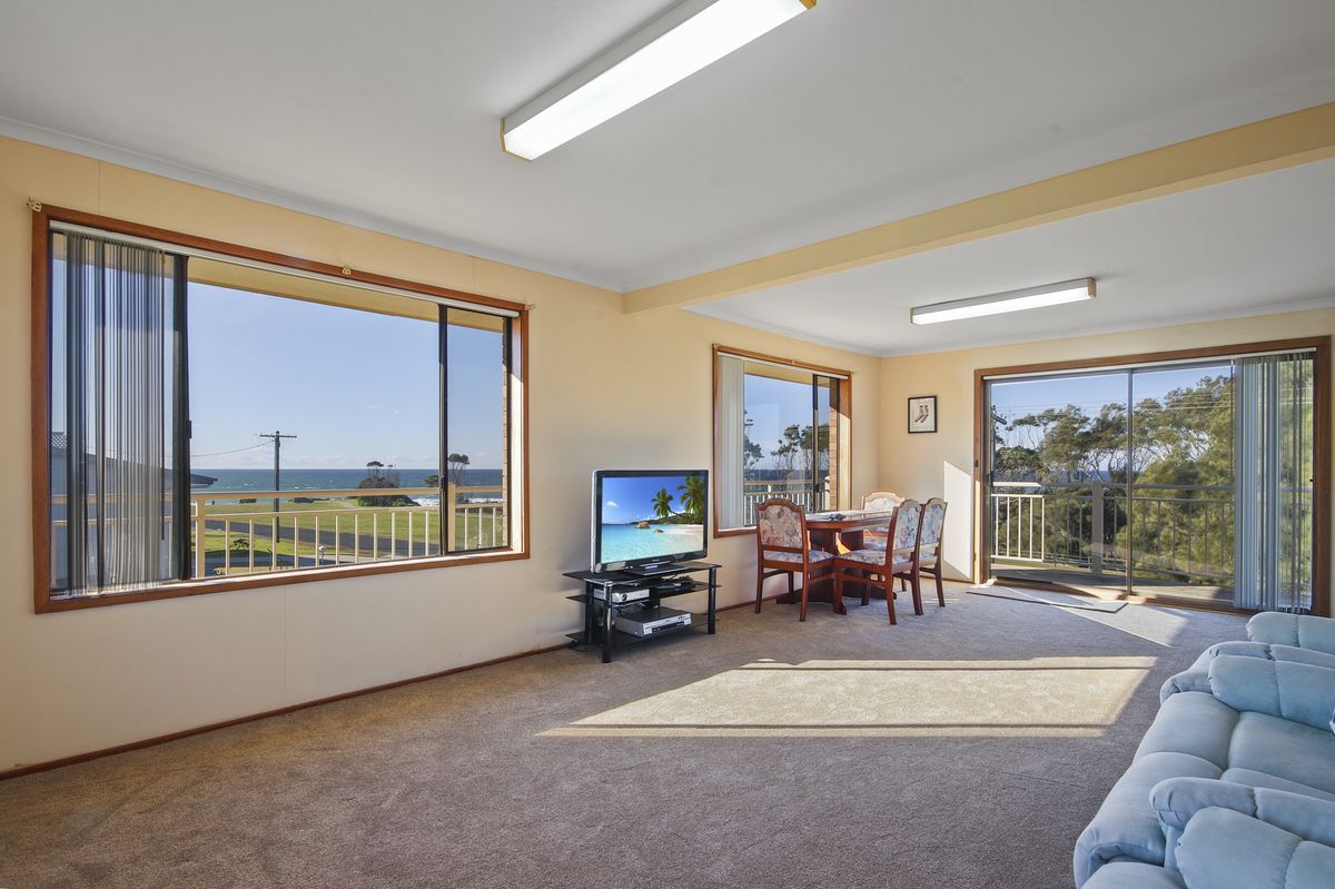 47 McMillan Crescent, Dalmeny