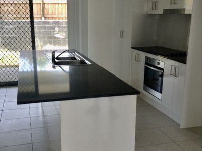 10 / 300 Redbank Plains Road, Bellbird Park
