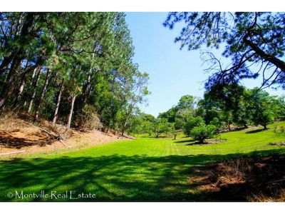 52 Main Street, Montville