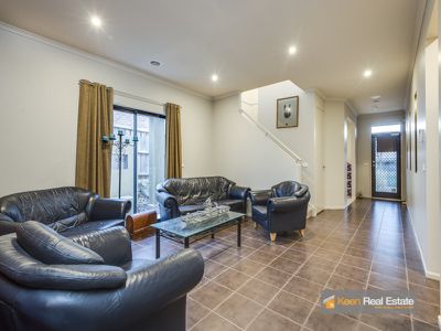 10 Fallingwater Drive, Pakenham