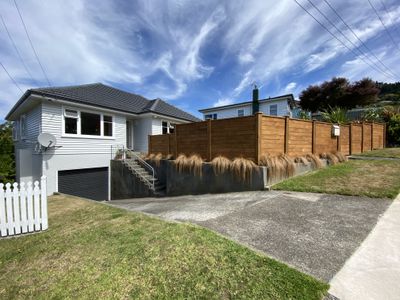9 Woodstock Terrace, Tawa