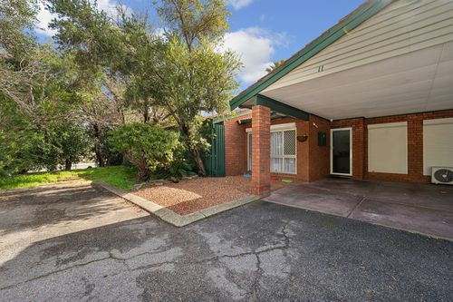 11 / 4 Glastonbury Road, Armadale