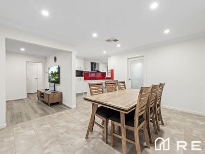 1 / 3 Sydney Parkinson Avenue, Endeavour Hills