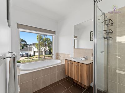 20 Sundowner Place, Point Cook