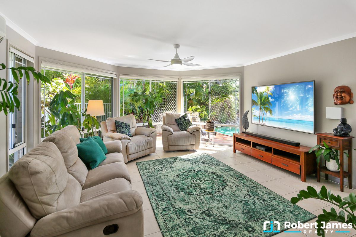 6 Hoylake Court, Tewantin