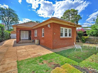 77 Sterling Street, Dubbo