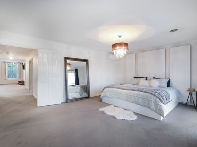 11 Cobblestone Drive, Attwood