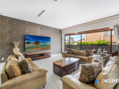 40 Oxford Street, Smithfield