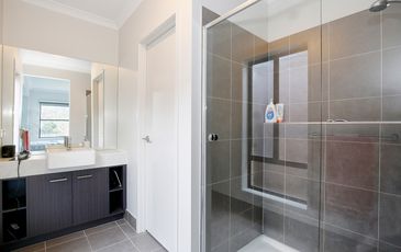 13 AVISHA WAY, Narre Warren