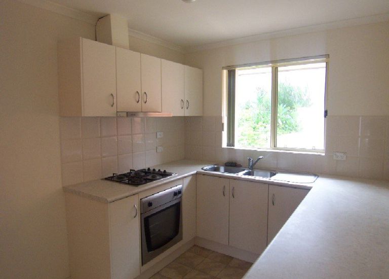 2 / 15-17 Barndoo Street, Hallett Cove