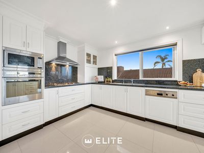 6 Ascot Rise, Berwick