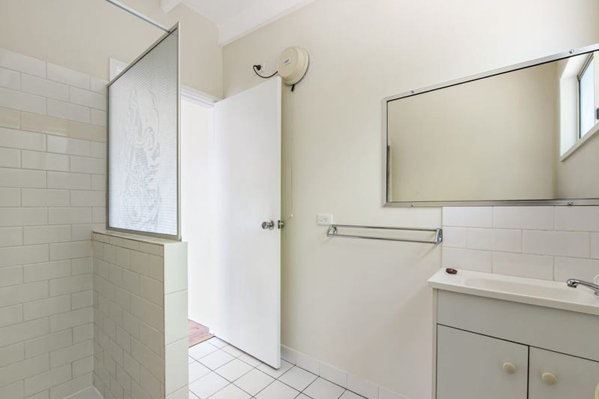 6B Leonie Parade, Green Point