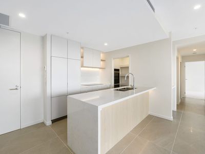 502 / 15 Cannes Avenue, Surfers Paradise