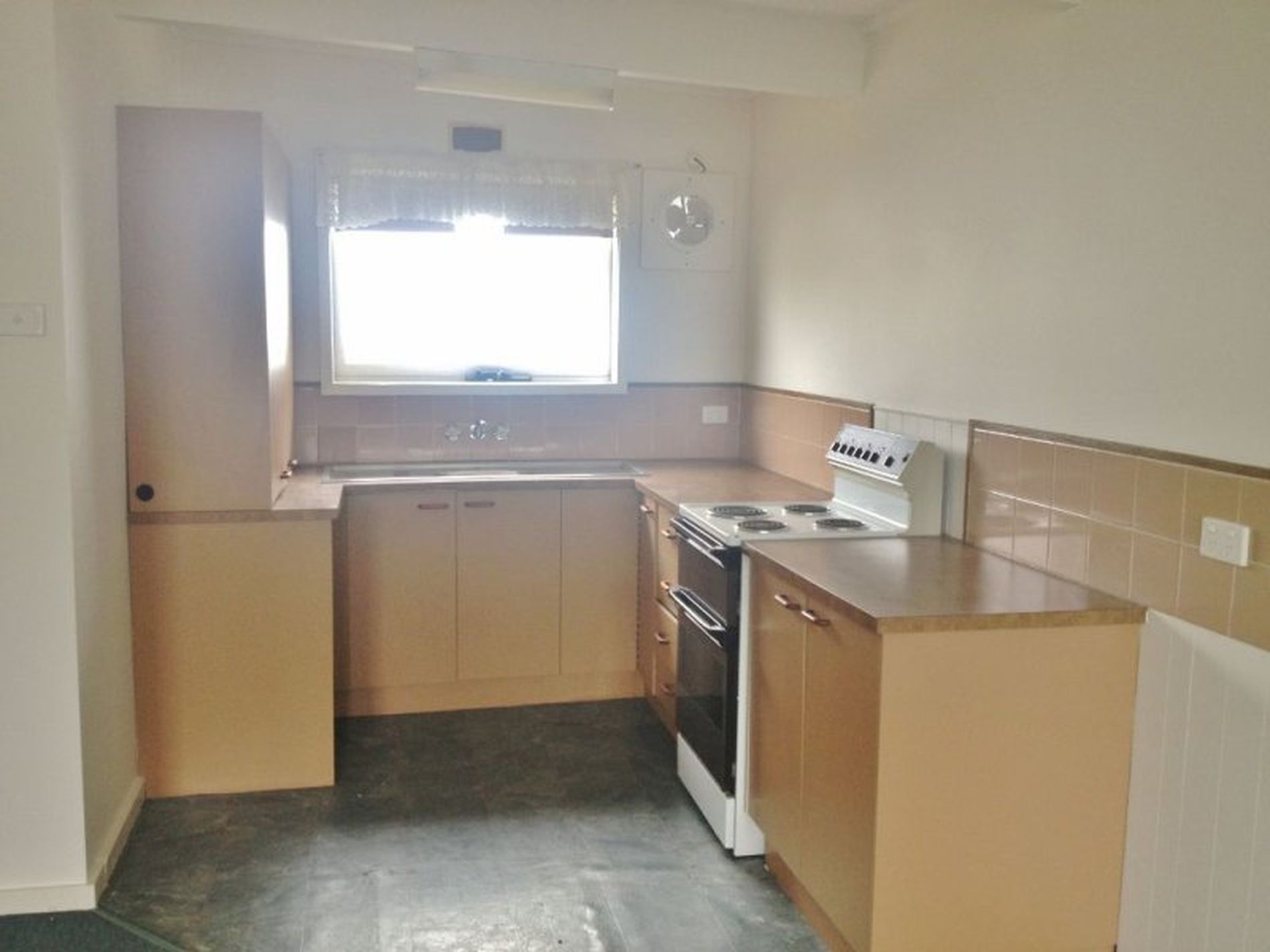 2 / 79 Clyde Street, Mollymook