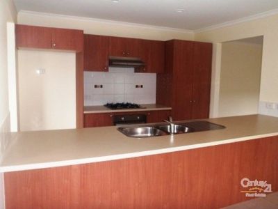 15 Penshurst Way, Cranbourne North