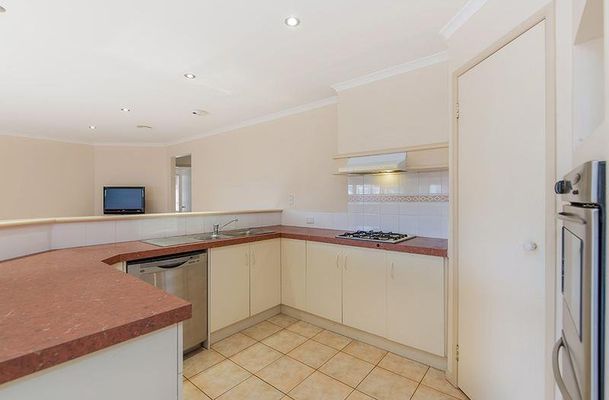 5 Petre Court, Roxburgh Park