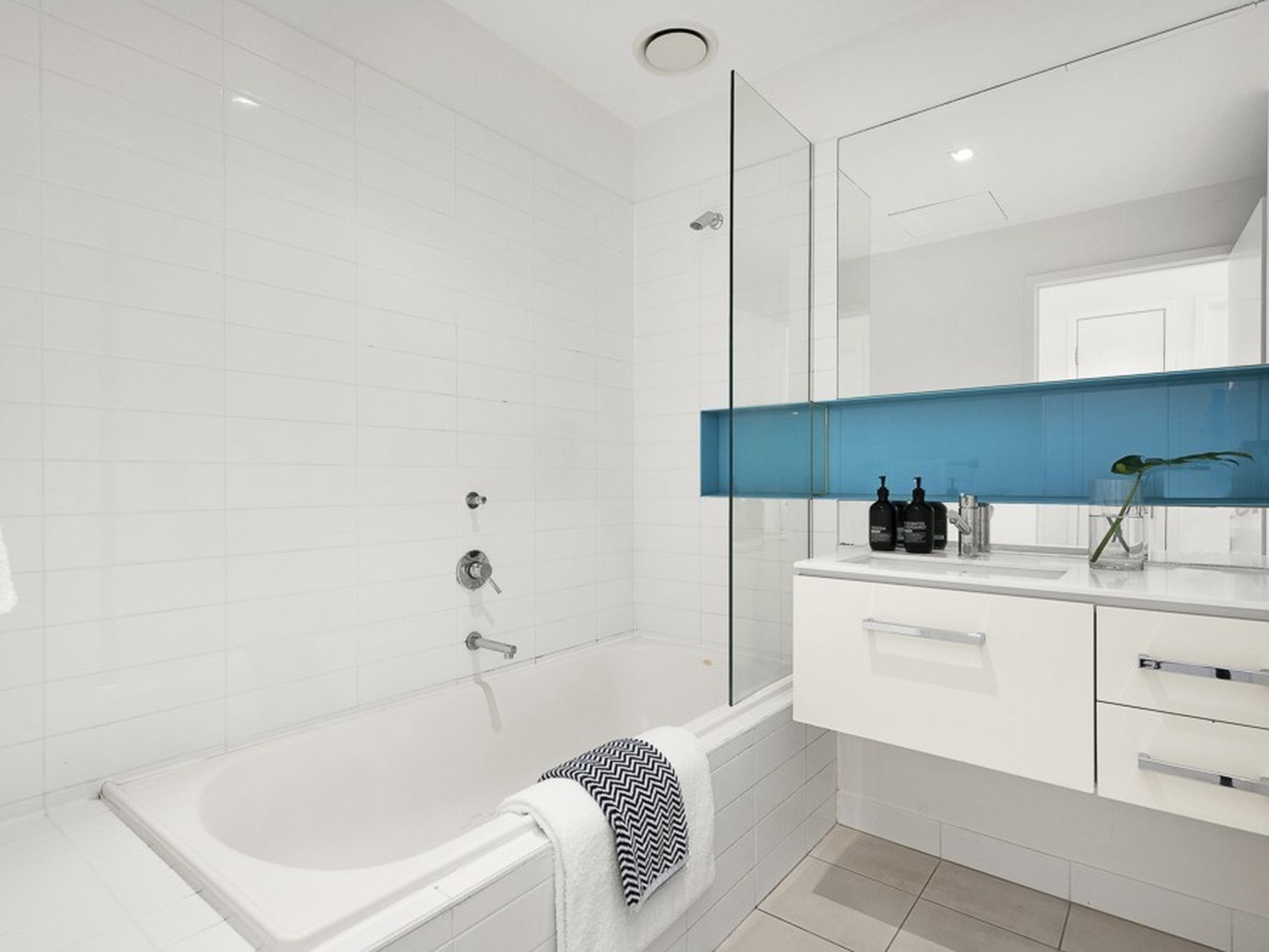 402/200 Toorak Road, South Yarra